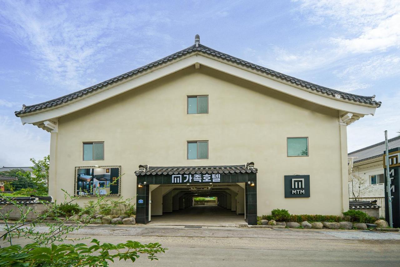 Mtm Family Hotel Gyeongju Exterior photo